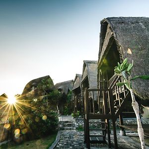 Deluxe Huts Ocean View